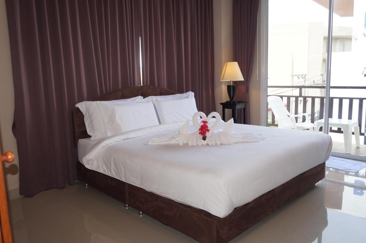 Kata Beachwalk Hotel And Bungalows 외부 사진