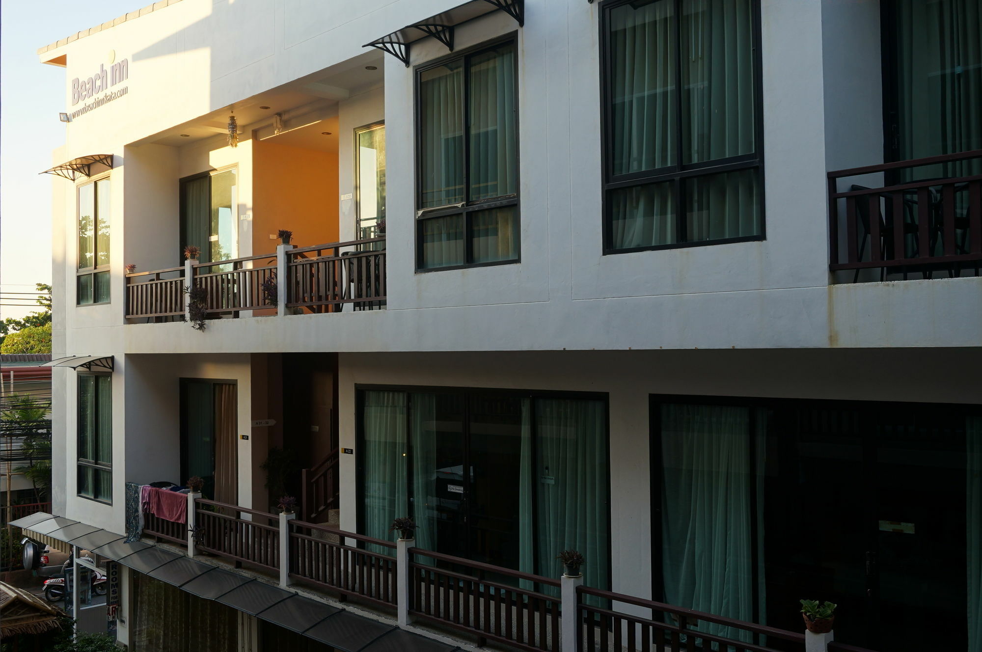 Kata Beachwalk Hotel And Bungalows 외부 사진
