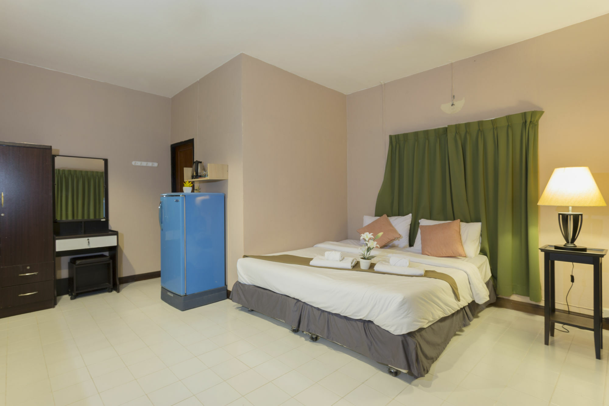 Kata Beachwalk Hotel And Bungalows 외부 사진