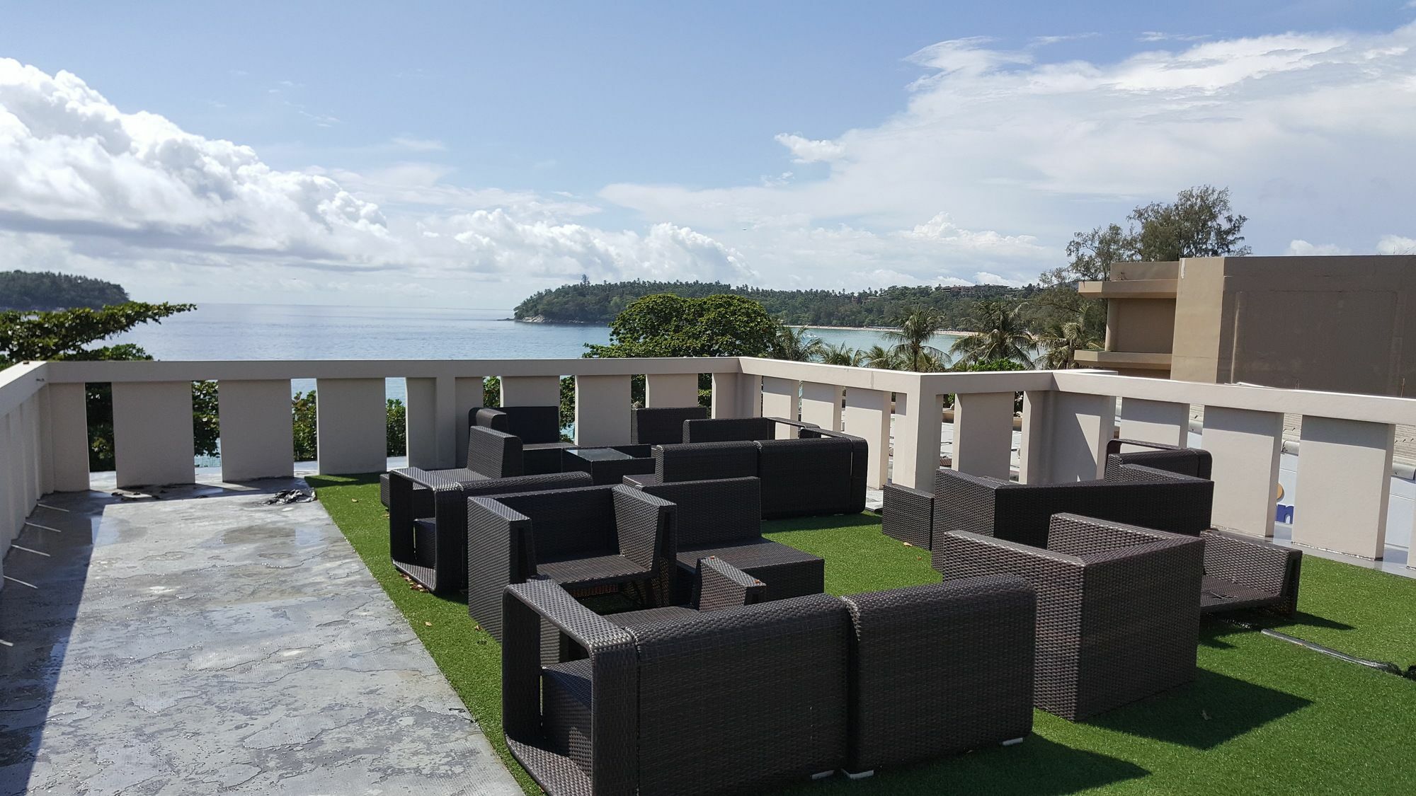 Kata Beachwalk Hotel And Bungalows 외부 사진