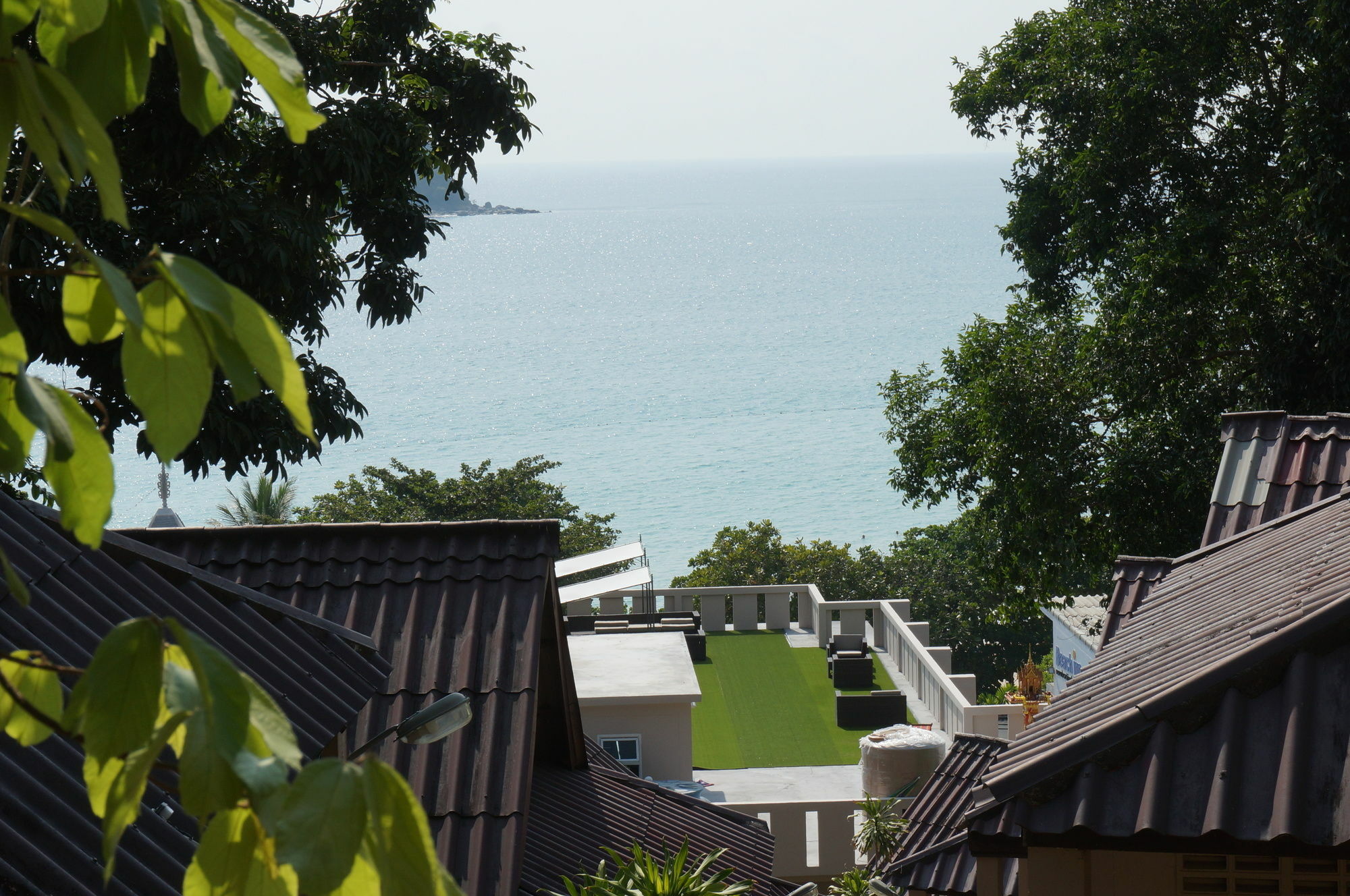Kata Beachwalk Hotel And Bungalows 외부 사진