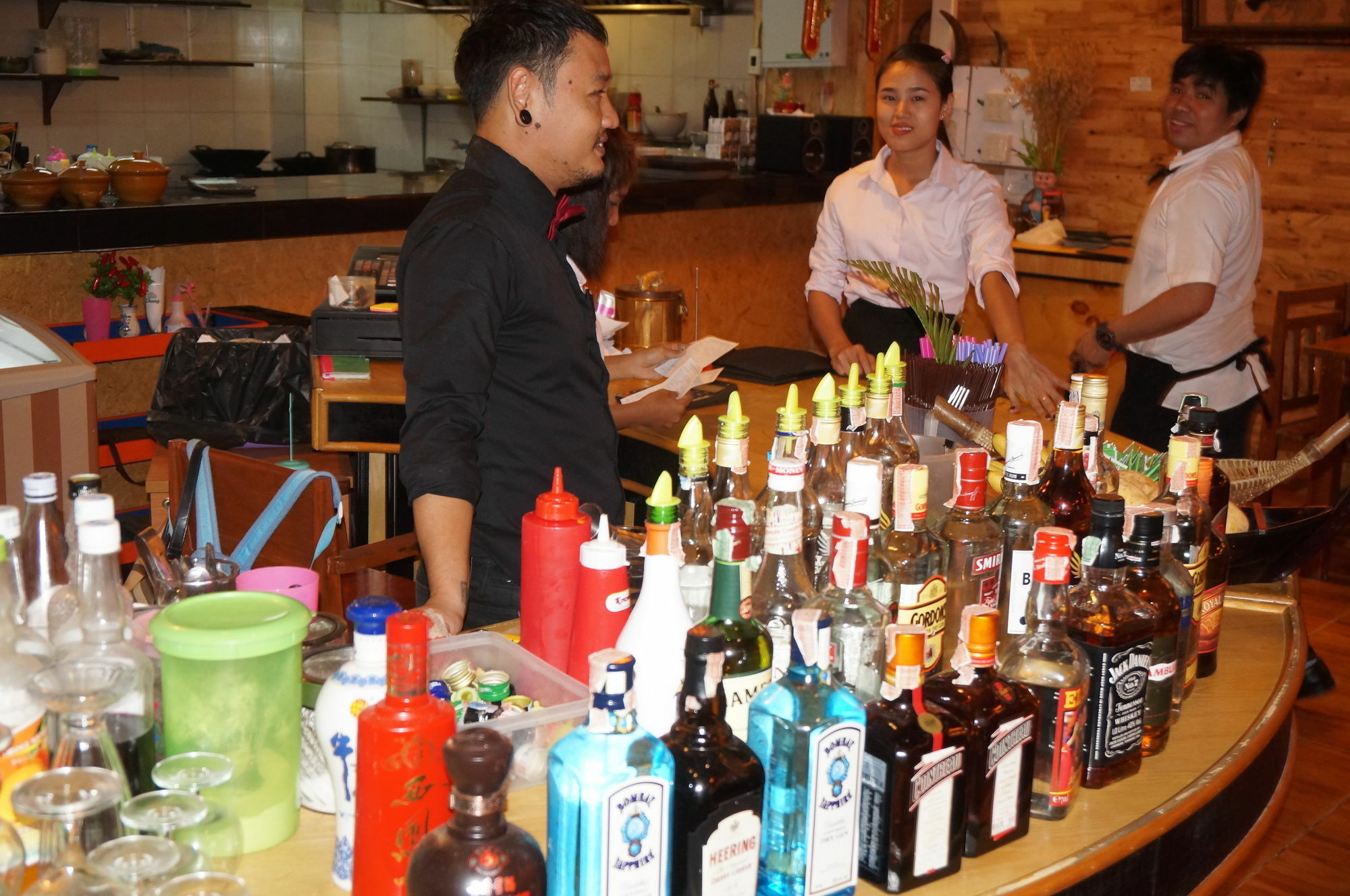 Kata Beachwalk Hotel And Bungalows 외부 사진